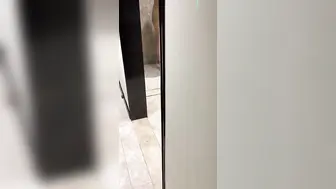 成都03年网红和老公吵架，老公摔门而出，扔下兄妹两人酒店独处乱伦刺激下粉嫩私处吞吐摩擦敏感子宫喷汁高潮