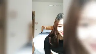 【姐弟乱伦】爸妈出去玩换妻姐弟俩在家里搞乱伦